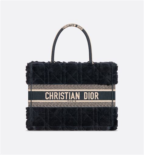 christian dior сумка цена|Сумка Dior Book Tote, модель среднего формата.